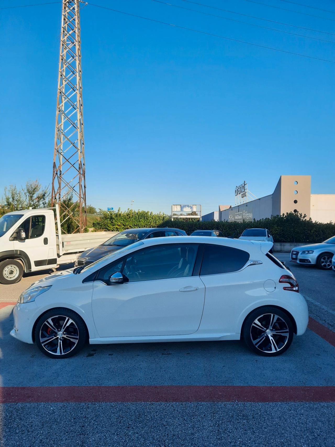 Peugeot 208 1.6 THP 200 CV 3 porte GTi