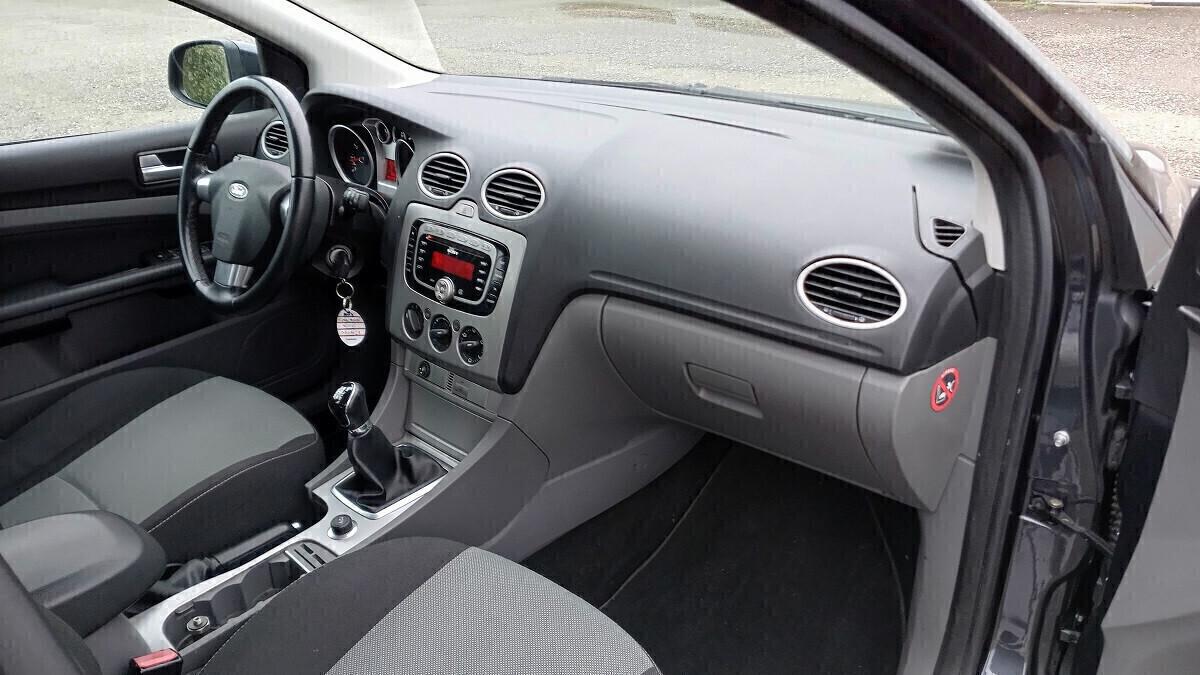 Ford Focus Style Wagon 2.0 Titanium -Gpl -