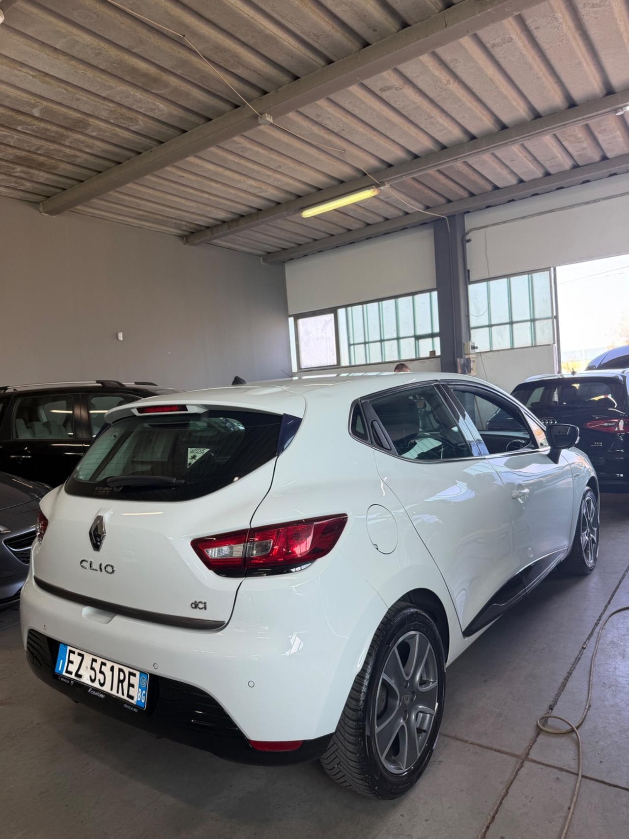Renault Clio 1.5 dCi 8V 75CV 5 porte Costume national