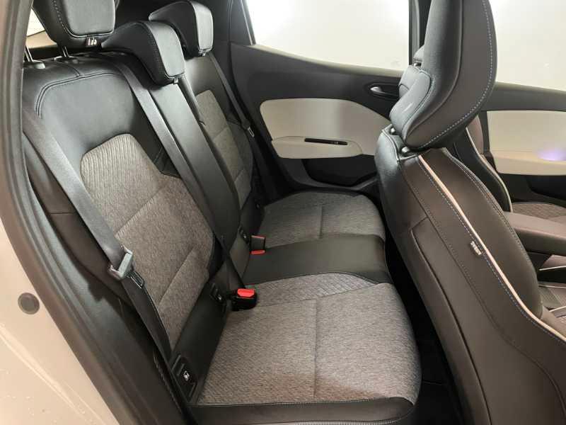 RENAULT Clio V - Clio 1.6 E-Tech hybrid Initiale Paris 140cv auto