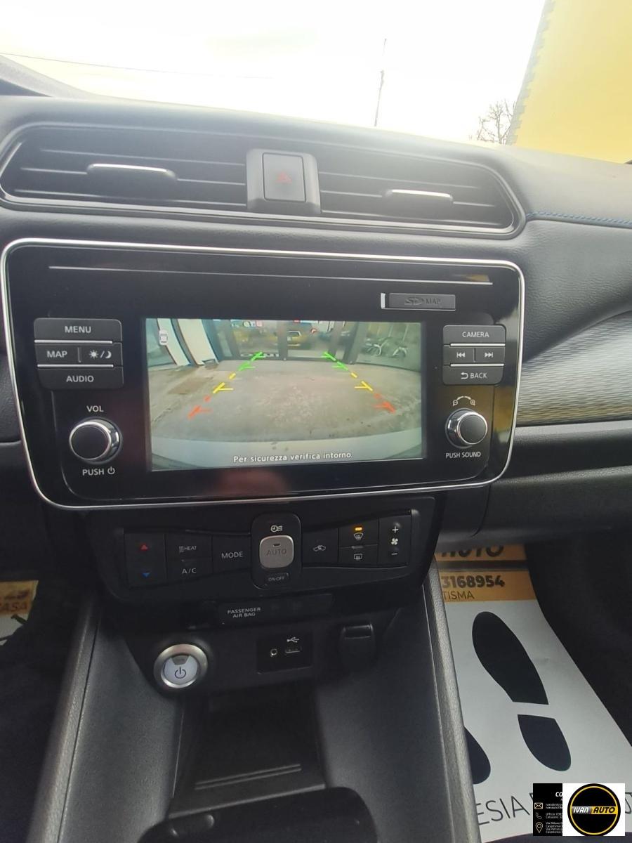 NISSAN Leaf Tekna 40 kWh-Elettrica-20.000 Km