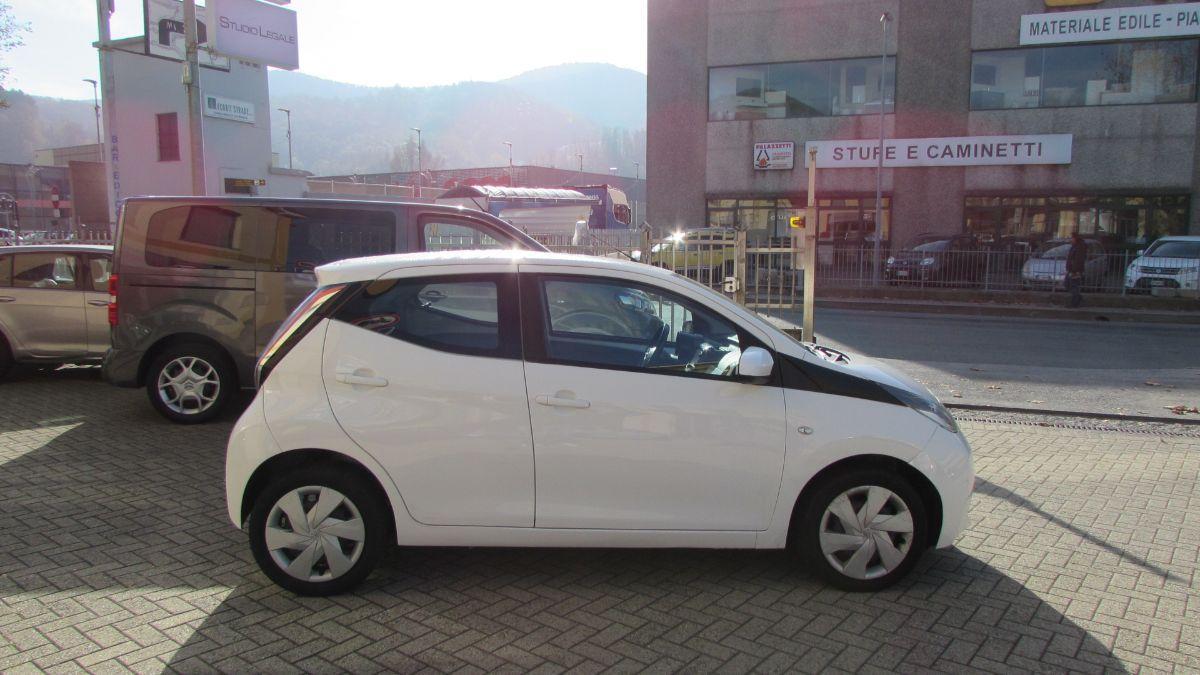 TOYOTA - Aygo - 1.0 VVT-i 69 CV 5 porte x-cool