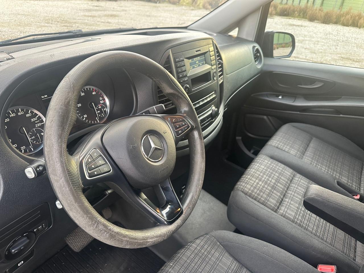 Mercedes-benz Vito tourer 9 POSTI