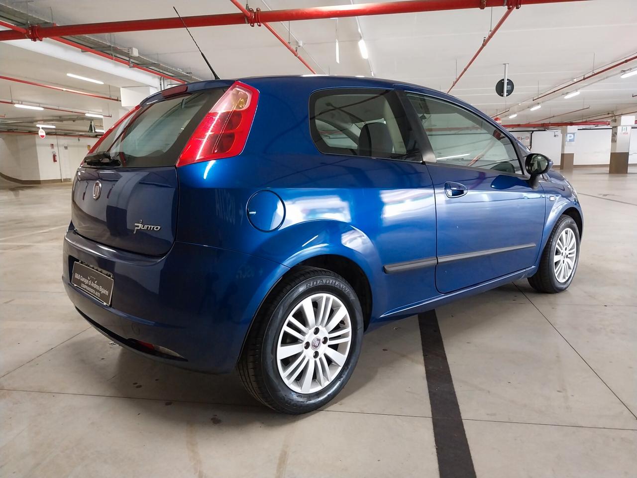 Fiat Grande Punto 1.3 MJT 90 CV 3 porte Emotion - ok neopatentati