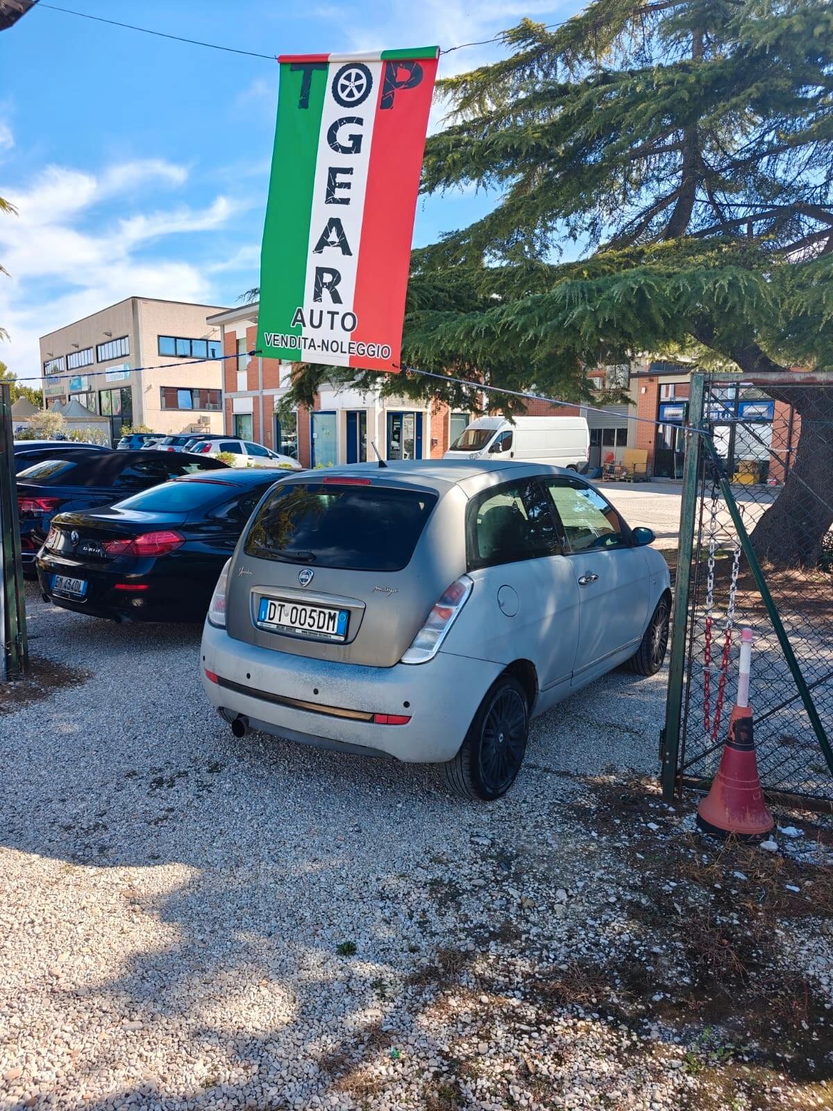 Lancia Ypsilon 1.2 Argento raptop modificata