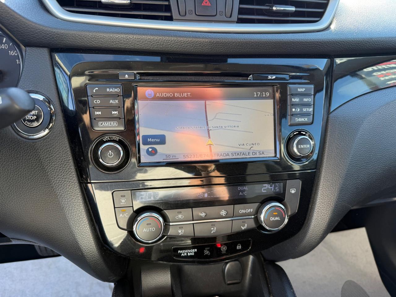 Nissan Qashqai 1.6 dCi 2WD Tekna-TETTO-NAVI.360