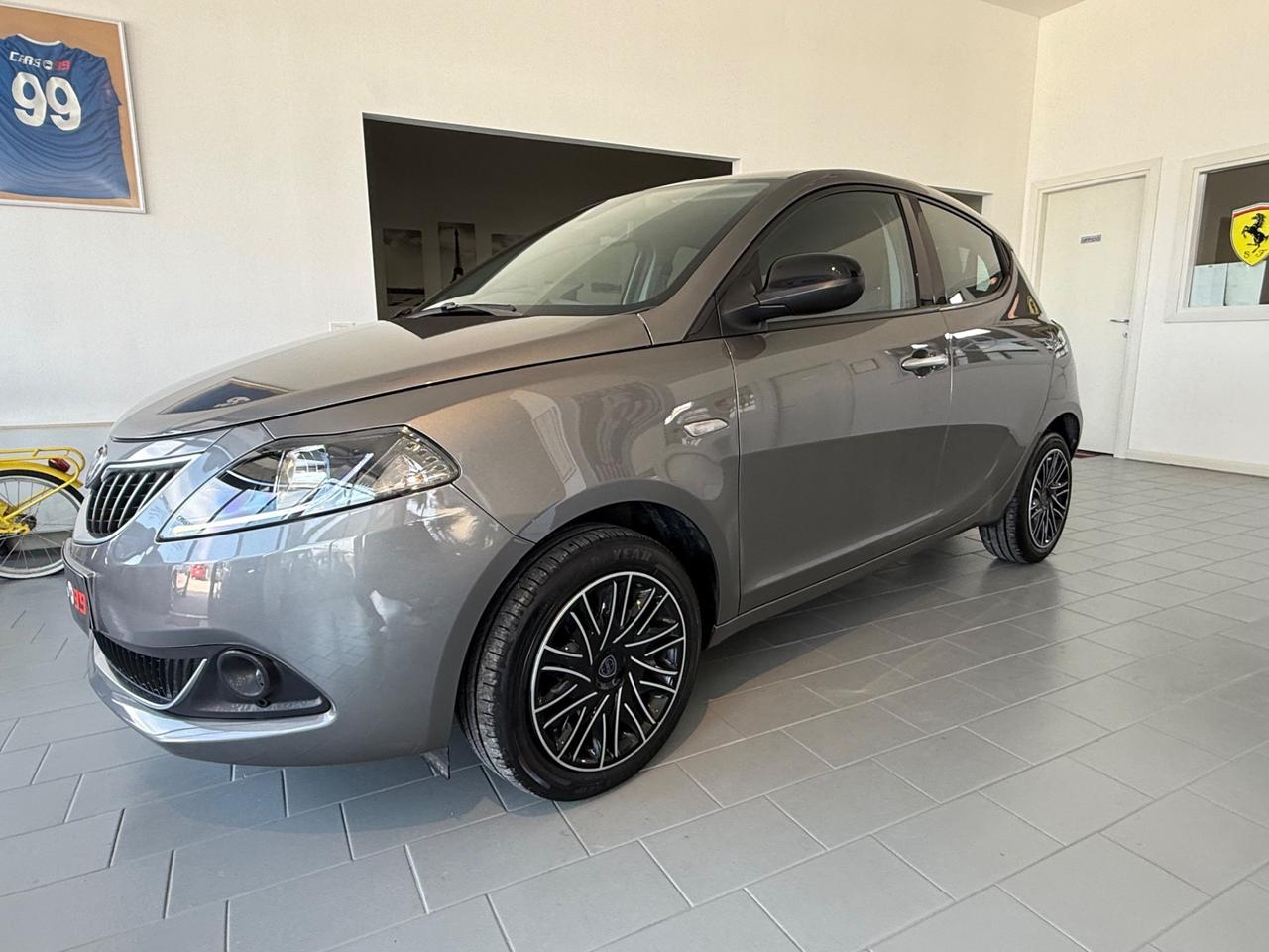 Lancia Ypsilon 1.0 FireFly 5 porte S&S Hybrid Ecochic Gold