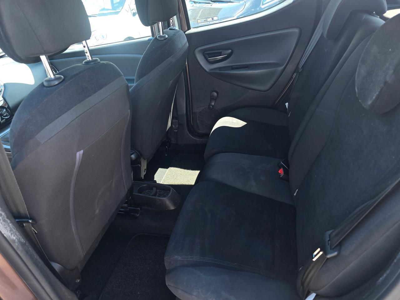 Lancia Ypsilon 0.9 TwinAir 85 CV 5 porte Metano Ecochic Elefantino
