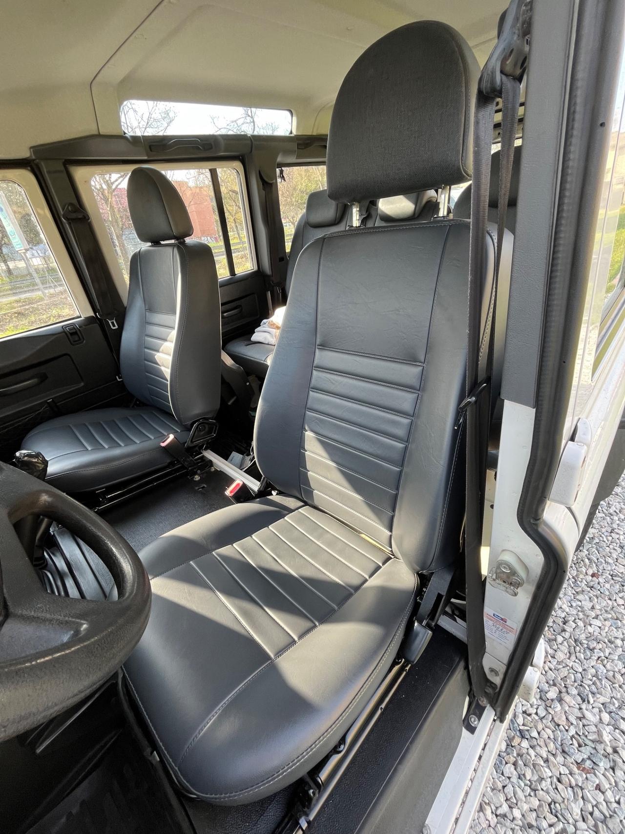 Land Rover Defender 110 2.4 TD4 Hard Top SE