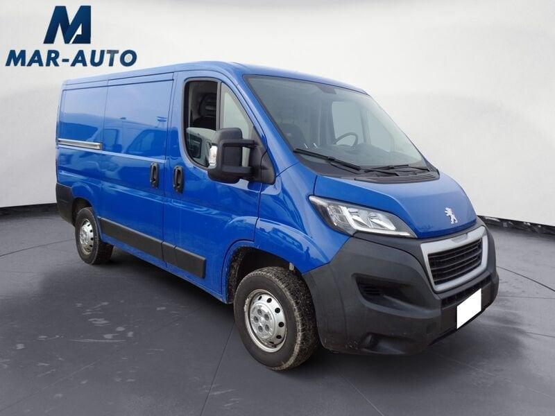 Peugeot Boxer 330 2.2 BlueHDi 140 S&S PC-TN + IVA
