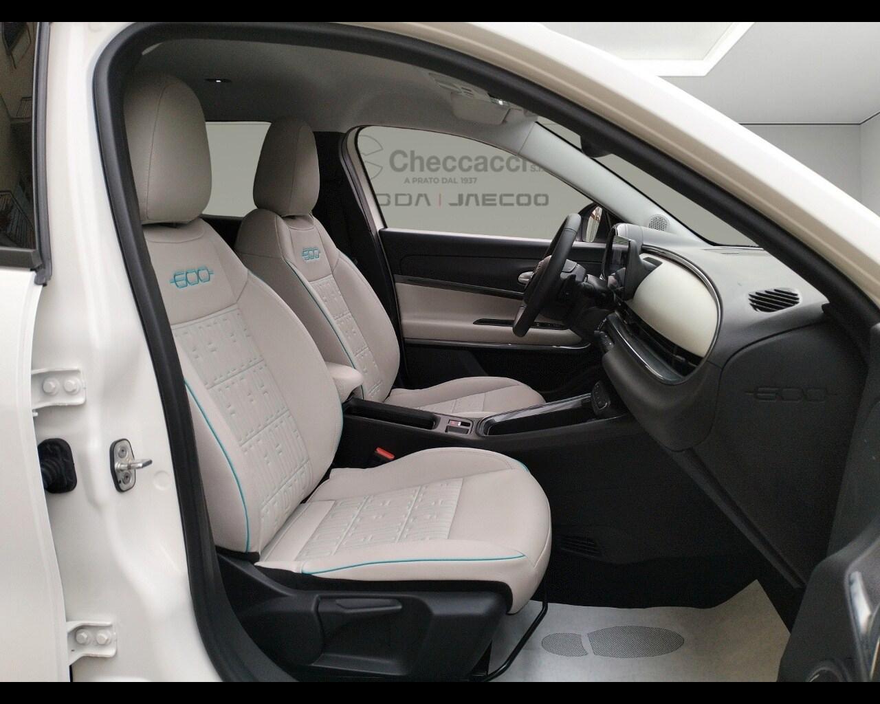 FIAT 600 (2023-->) 600 Hybrid 100 CV DCT MHEV L...