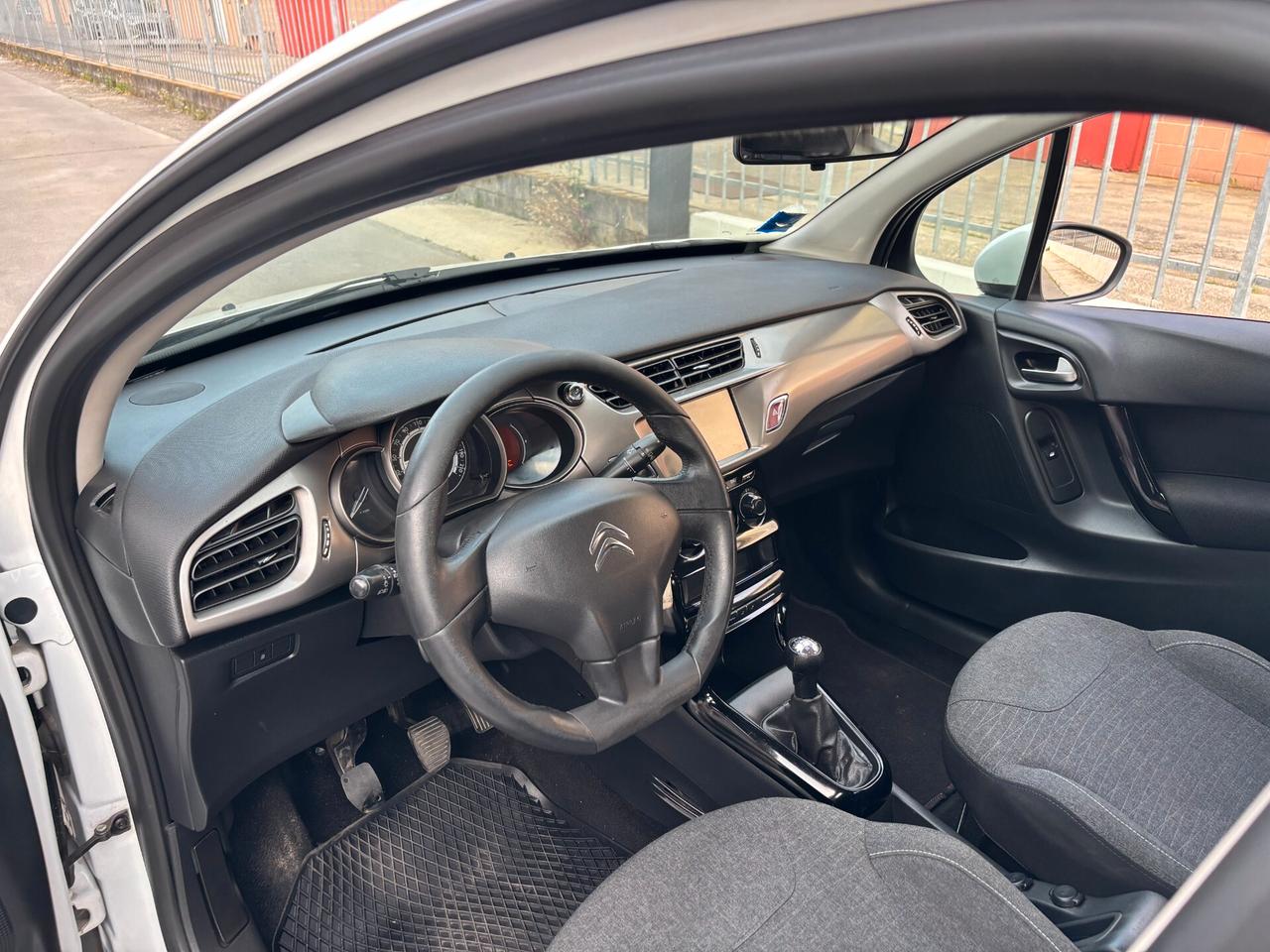 Citroen C3 PureTech 82 Live Edition