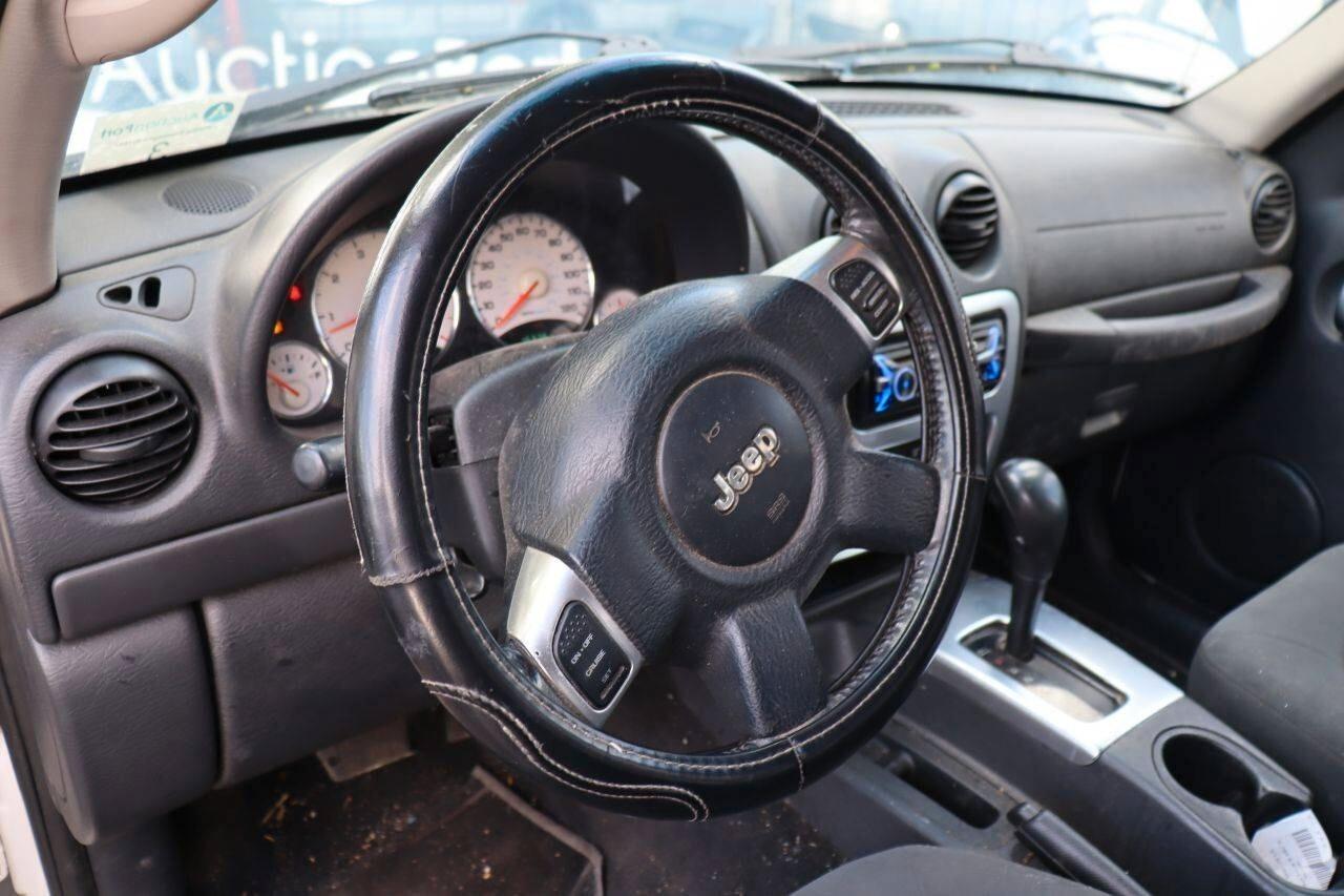 Jeep Liberty 3.7 V6 4X4 automatico 212cv