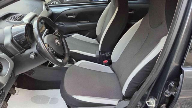 TOYOTA Aygo 1.0 VVT-i 69 CV 5 porte x-cool