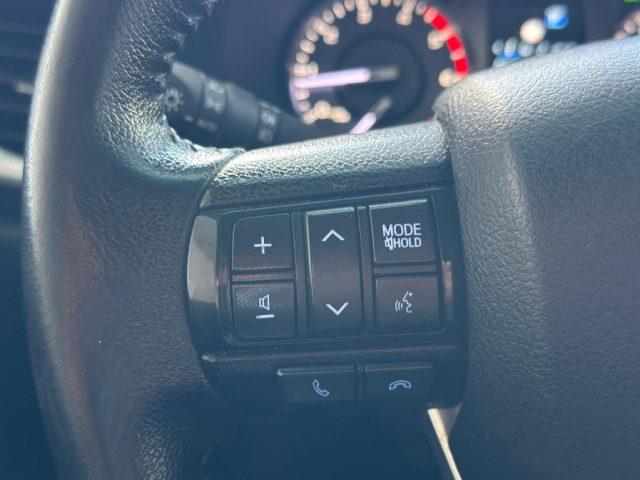 TOYOTA Hilux 2.4 D-4D A/T 4WD 4 porte Double Cab Executive