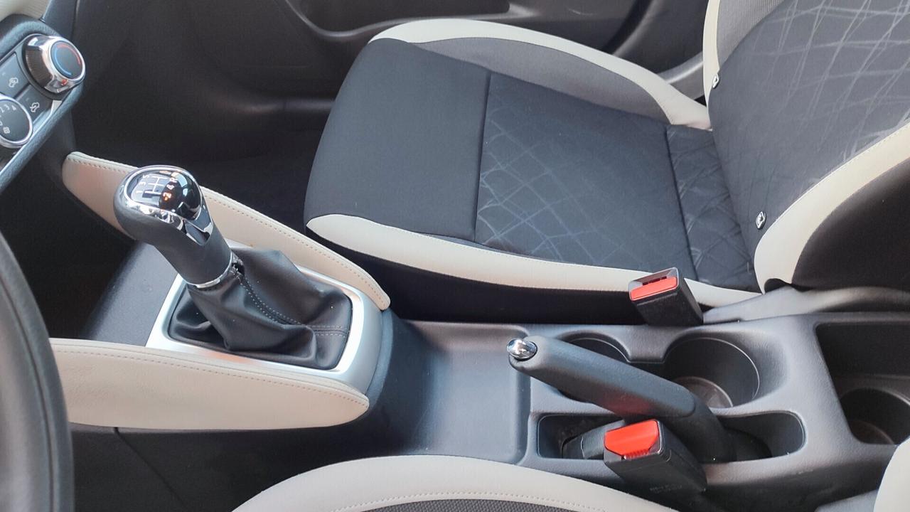 Nissan Micra 1.0L 12V 5 porte Visia