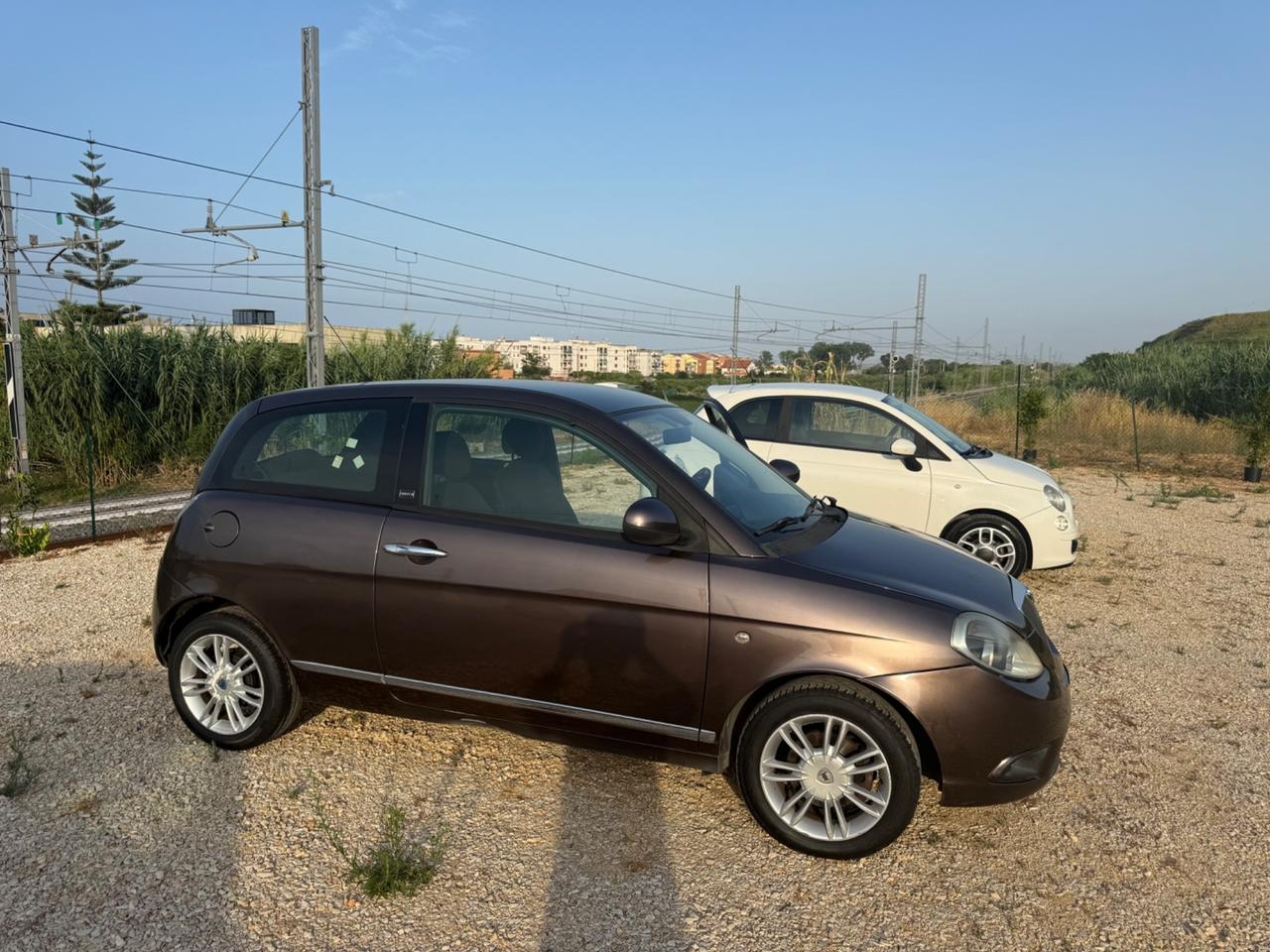 Lancia Ypsilon 1.3 MJT 75 CV 2.999€ PERMUTE