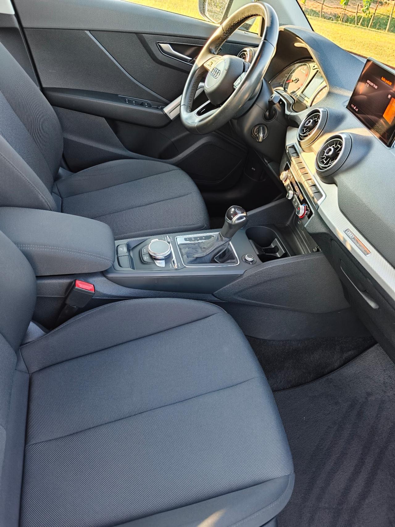 Audi Q2 35 TDI S tronic Business