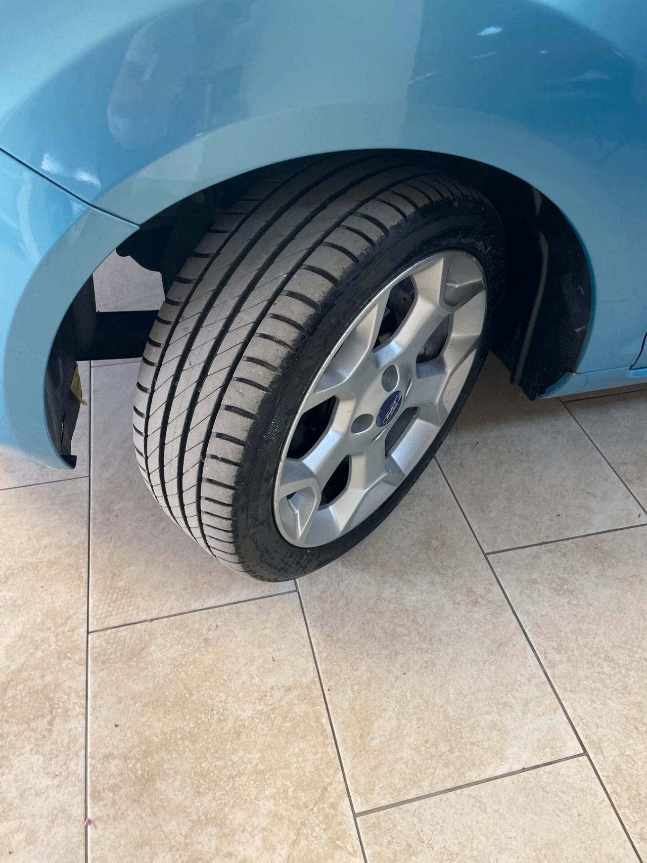Ford Ka 1.2 8V Titanium FULL OP TAGL+ DISTRIBUZIONE NEOPATENTATI