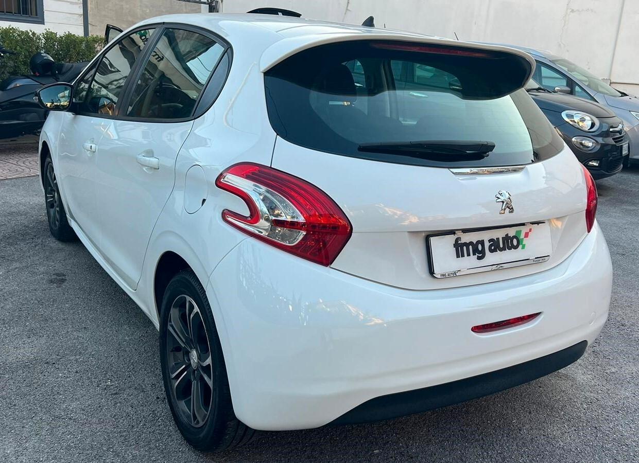 Peugeot 208 PureTech 82 5 porte Allure