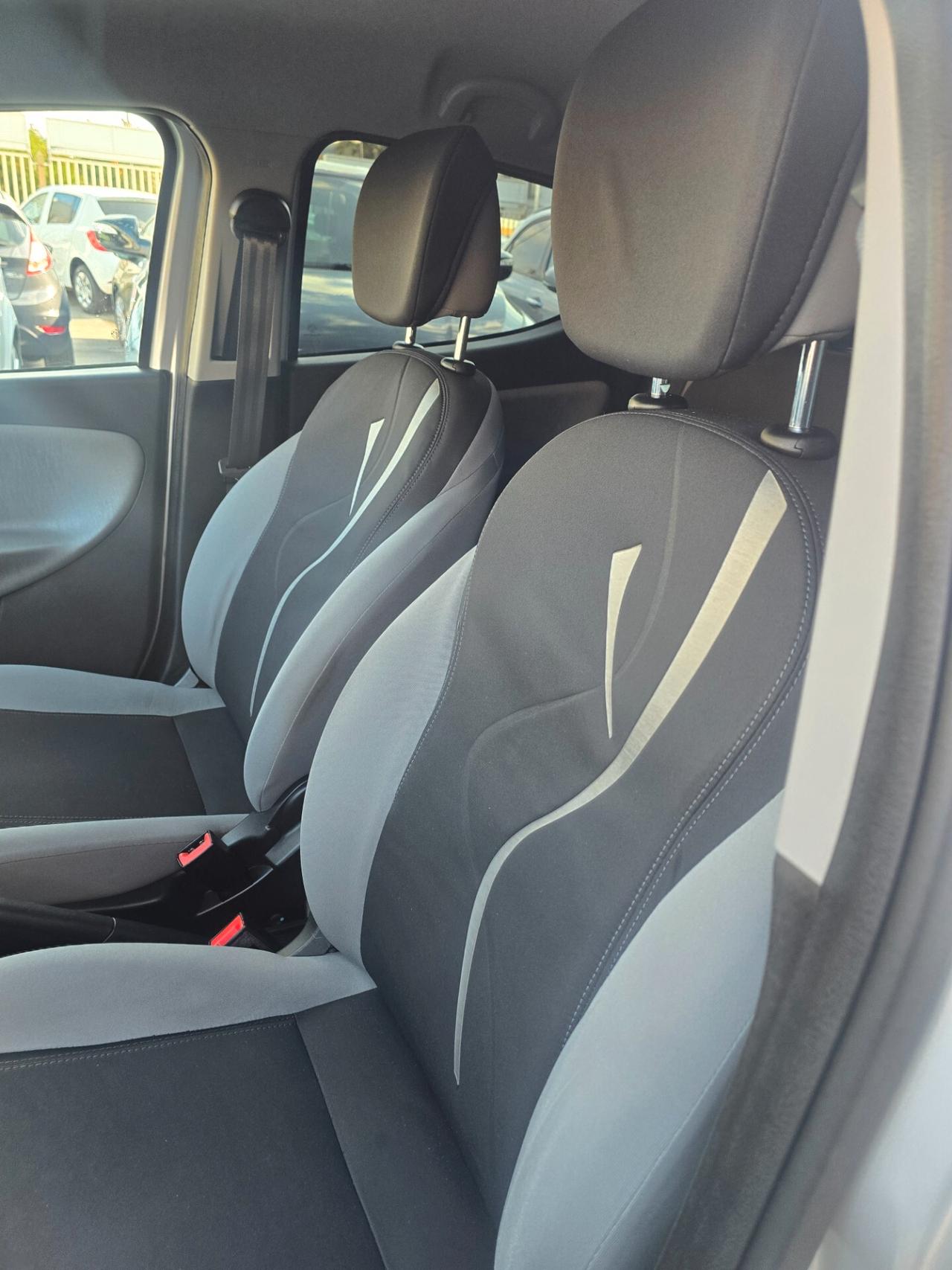 Lancia Ypsilon 1.2 69 CV 5 porte GPL Ecochic Gold