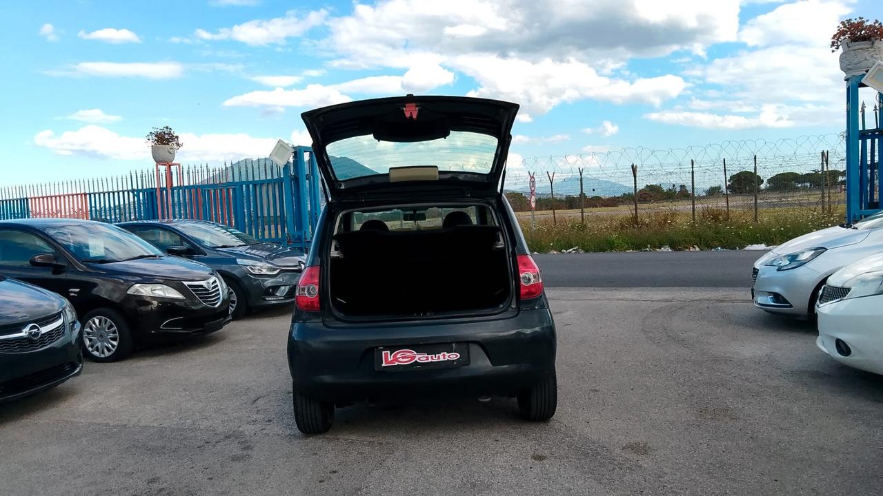 Volkswagen Fox VOLKSWAGEN FOX 1.2 benzina neo patentati