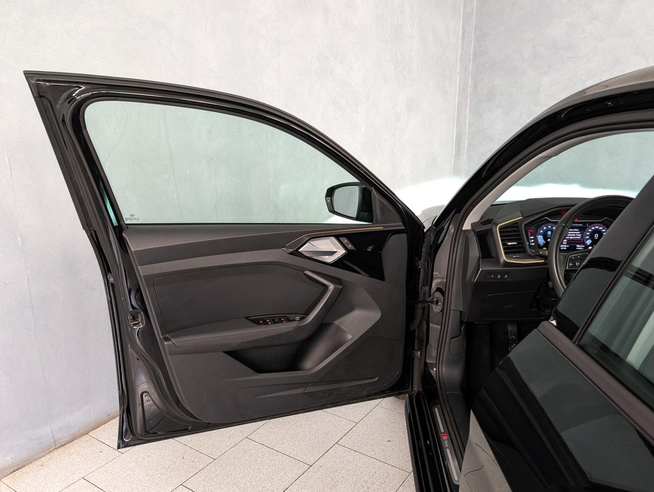 Audi A1 30 TFSI 116cv Adrenalin Black Edition S line