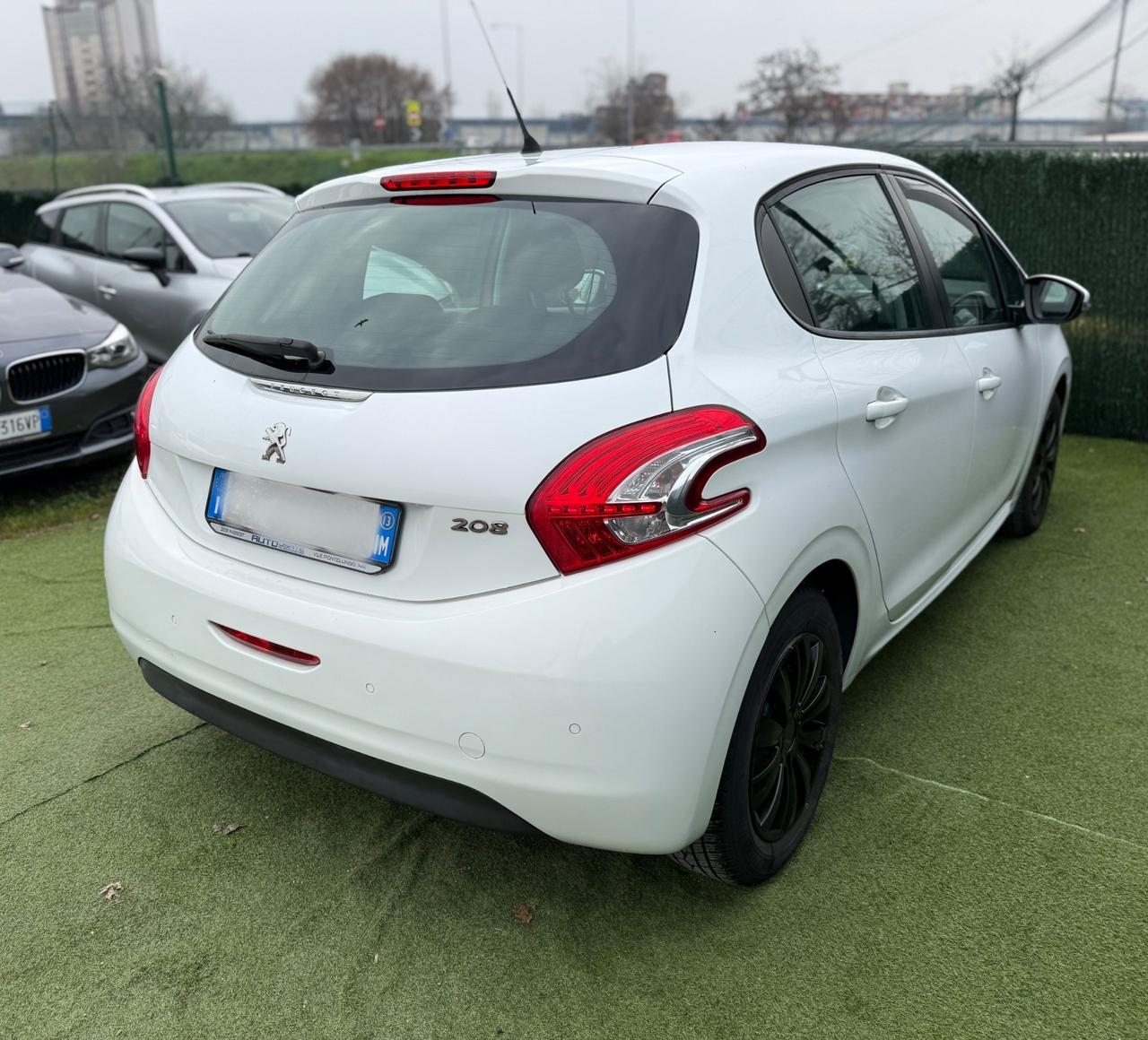 Peugeot 208 2013 1.2 BENZINA NEOPATENTATI 5 PORTE