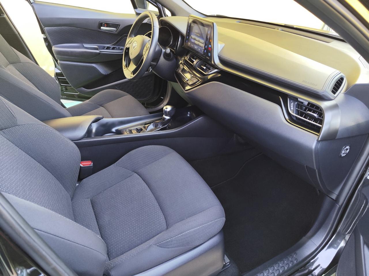 Toyota C-HR 1.8 Hybrid E-CVT Business
