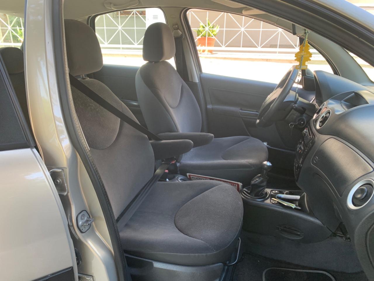 Neopatentati 1.4 5 porte metano di serie