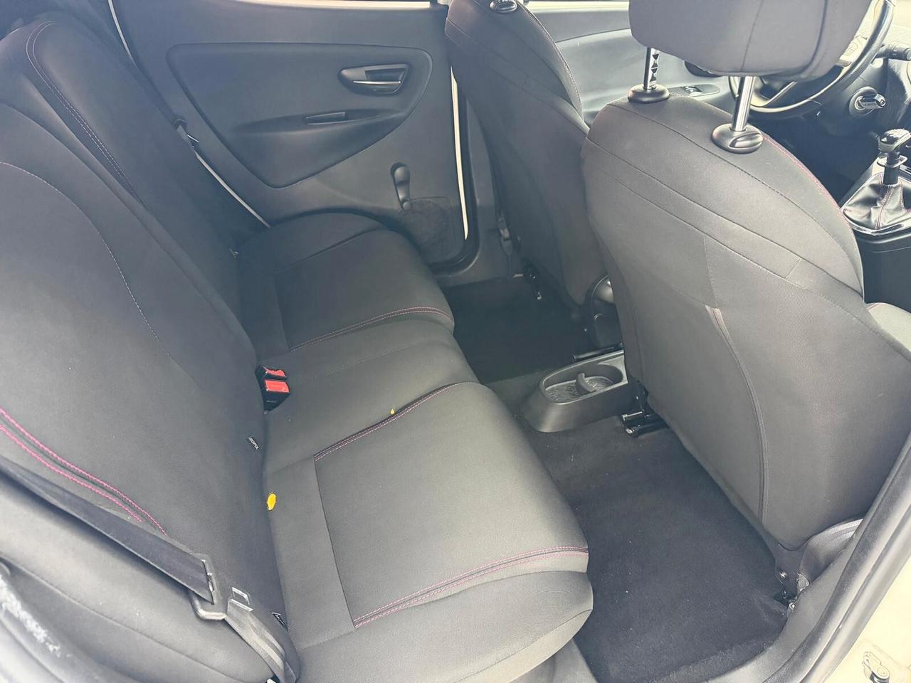 Lancia Ypsilon Benzina 5p. 69 Cv - Ok Neopatentati