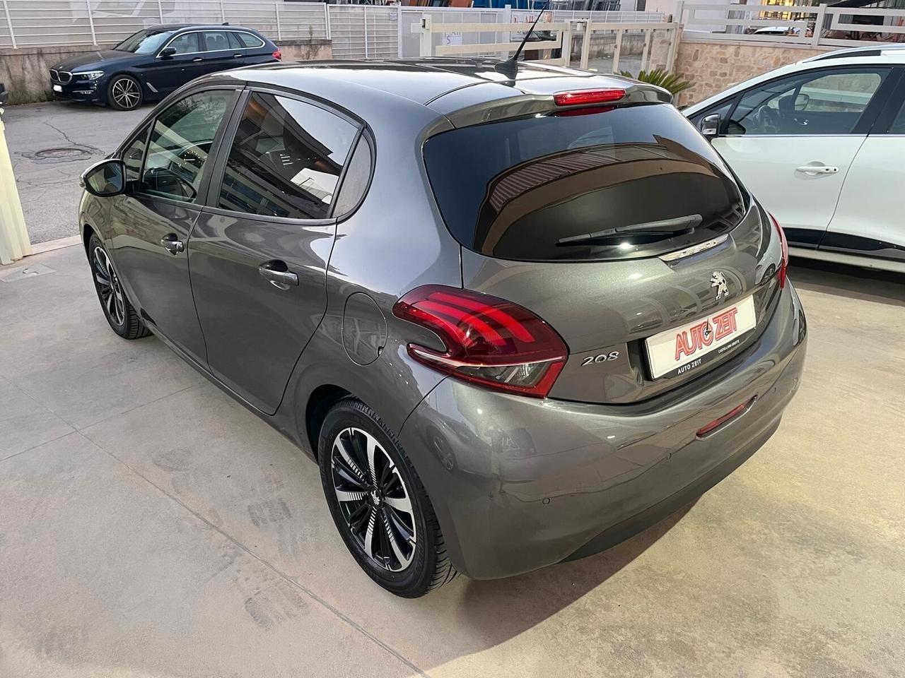 Peugeot 208 PureTech 83 S&S 5 porte Signature