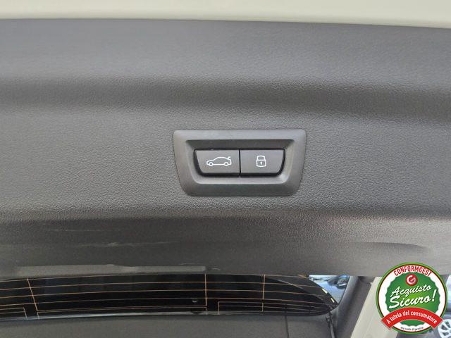 BMW X1 sDrive 18d xLine + Tetto