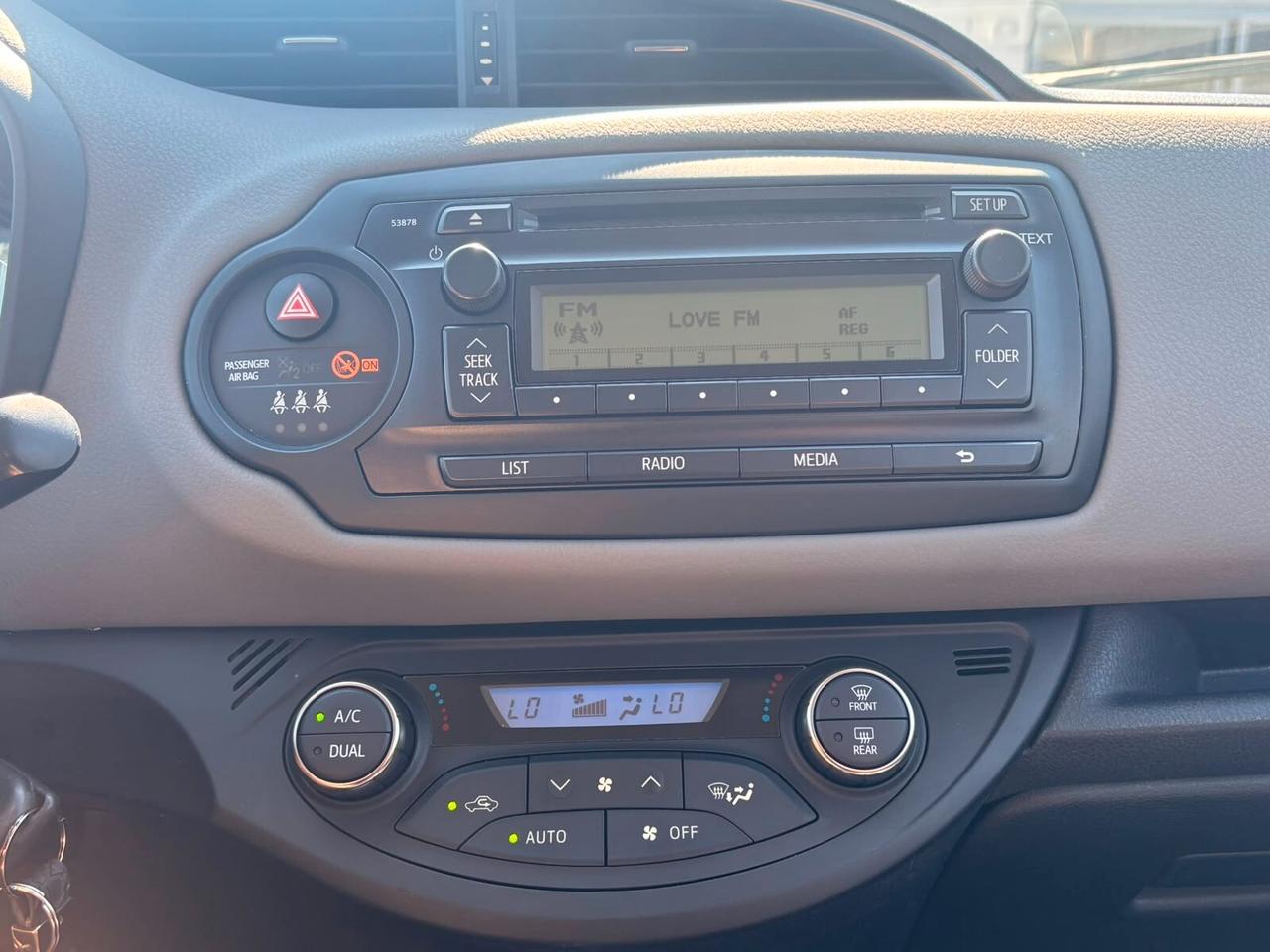 Toyota Yaris 5p Hybrid Automatica - 2016 PROMOFIN!!!!