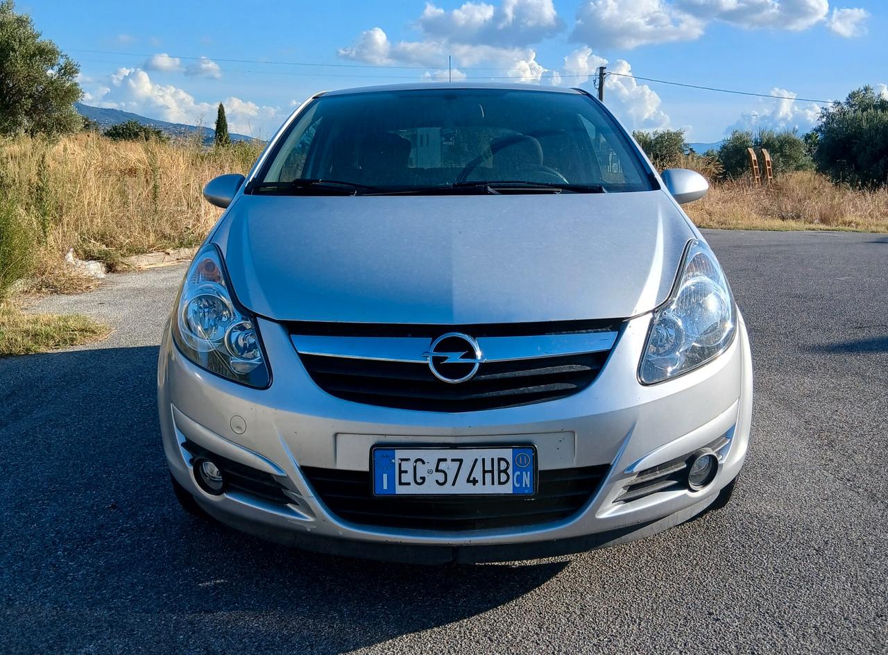 Opel Corsa 1.2 benzina 85 cv