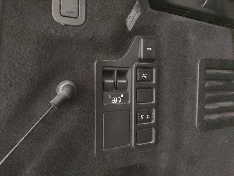 Land Rover Discovery 3.0d i6 mhev R-Dynamic SE awd 249cv 7p.ti auto