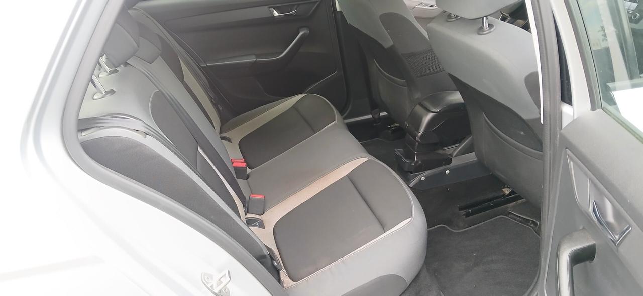 Skoda Fabia 1.0 benzina neopatentati