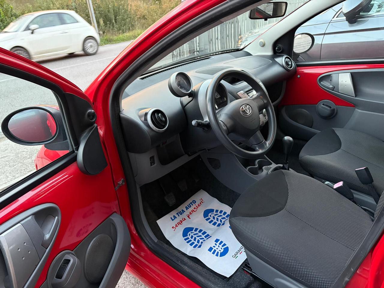 Toyota Aygo 1.0 VVT-i 68CV 5 porte Sol