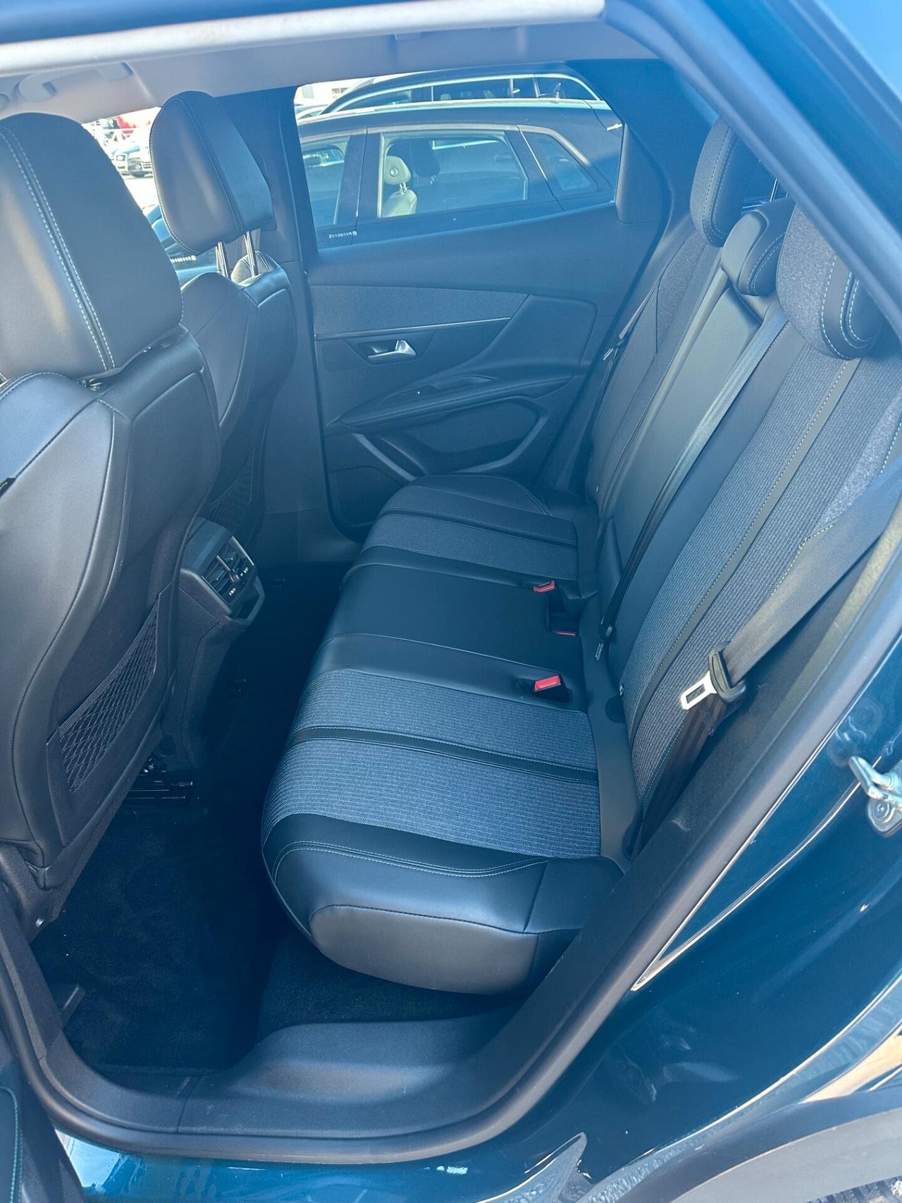 Peugeot 3008 BlueHDi 130 S&S Allure