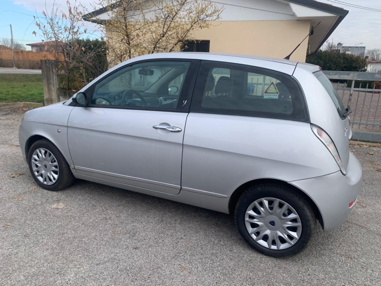Lancia Ypsilon 1.2 Argento