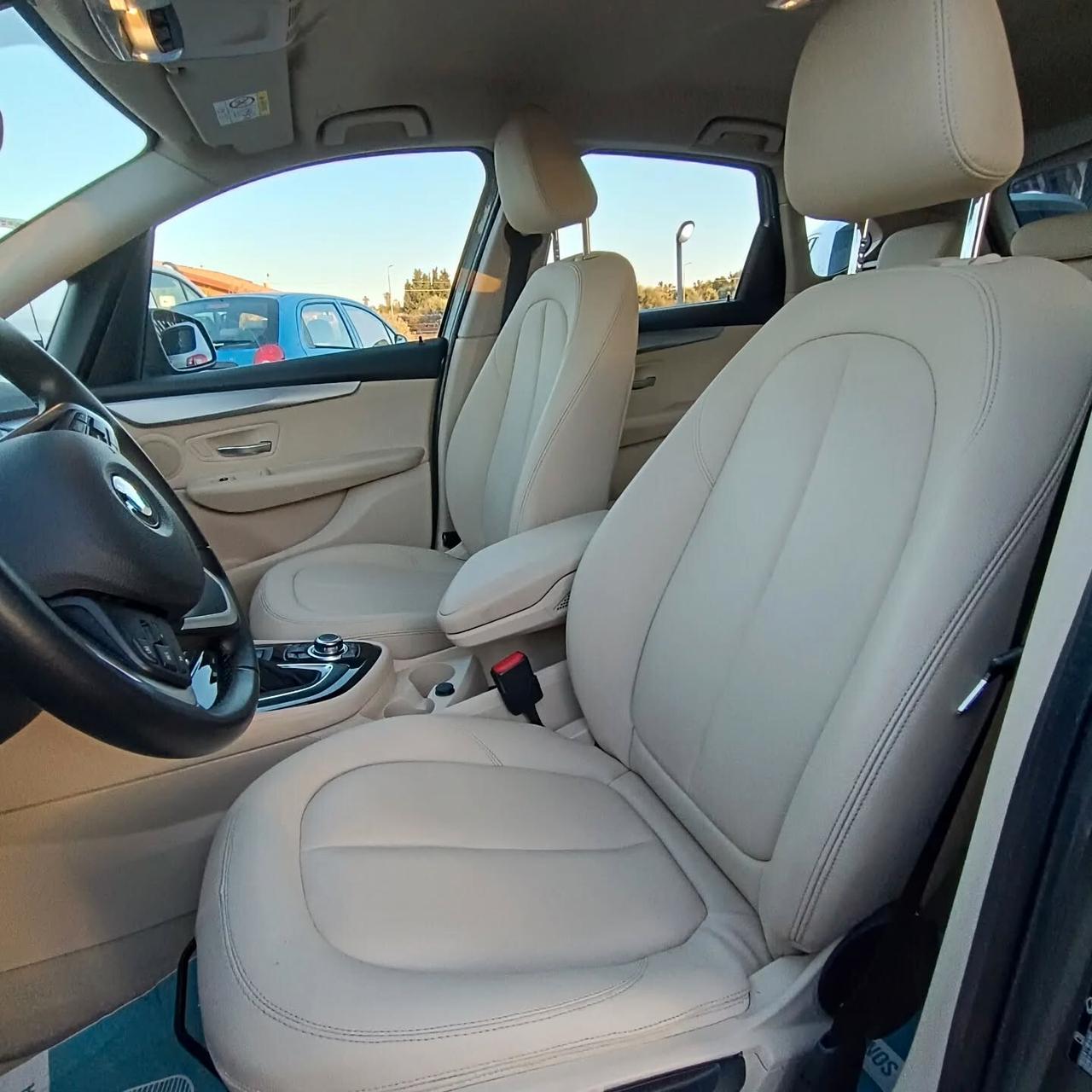 Bmw 2er Active Tourer 218d LUXURY