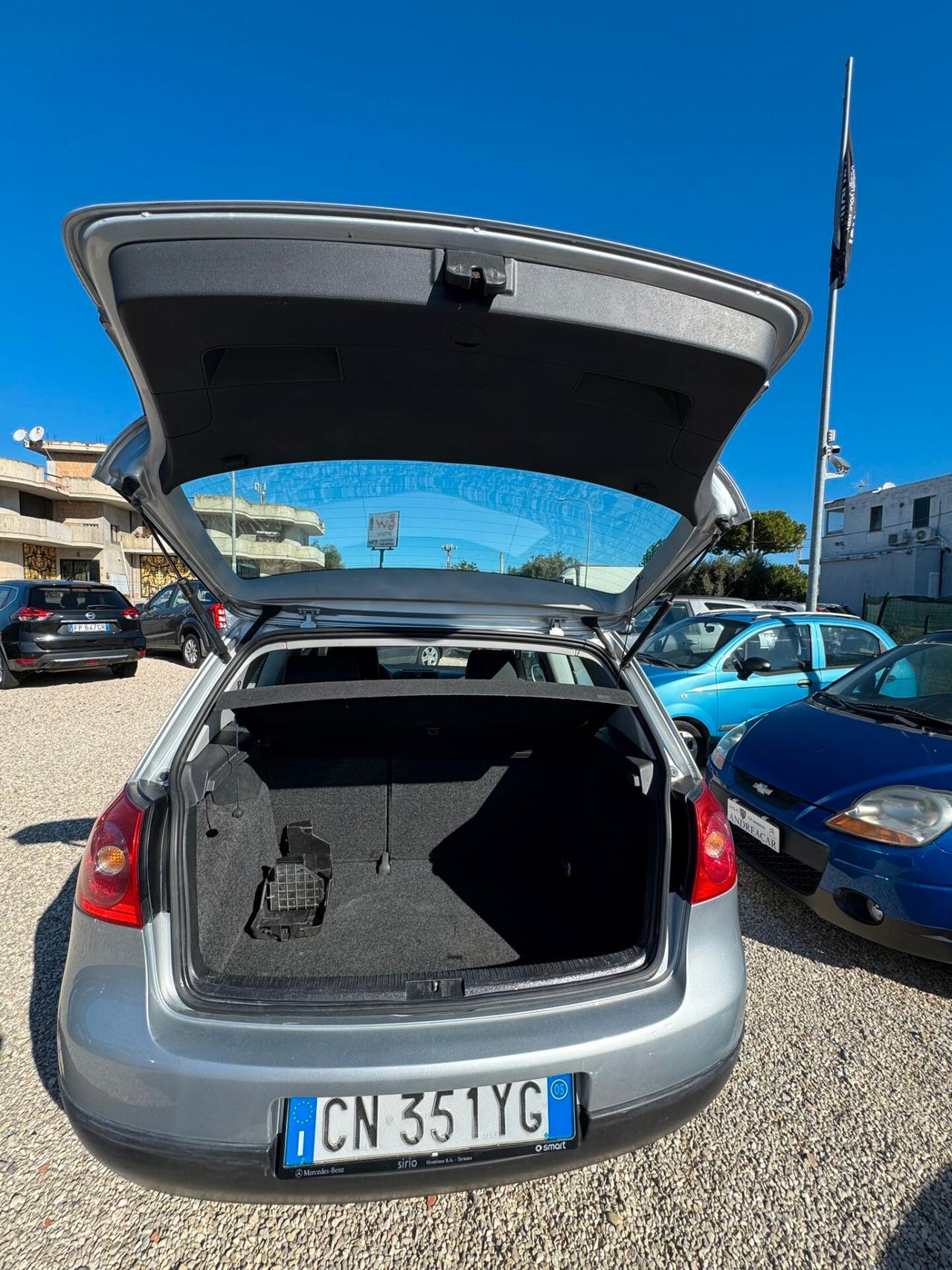 Volkswagen Golf 1.4 3p. Trendline