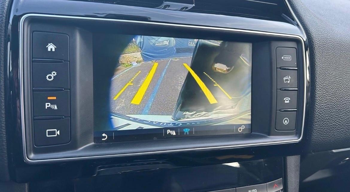 Jaguar F-Pace 2.0 D 180 CV AWD Prestige