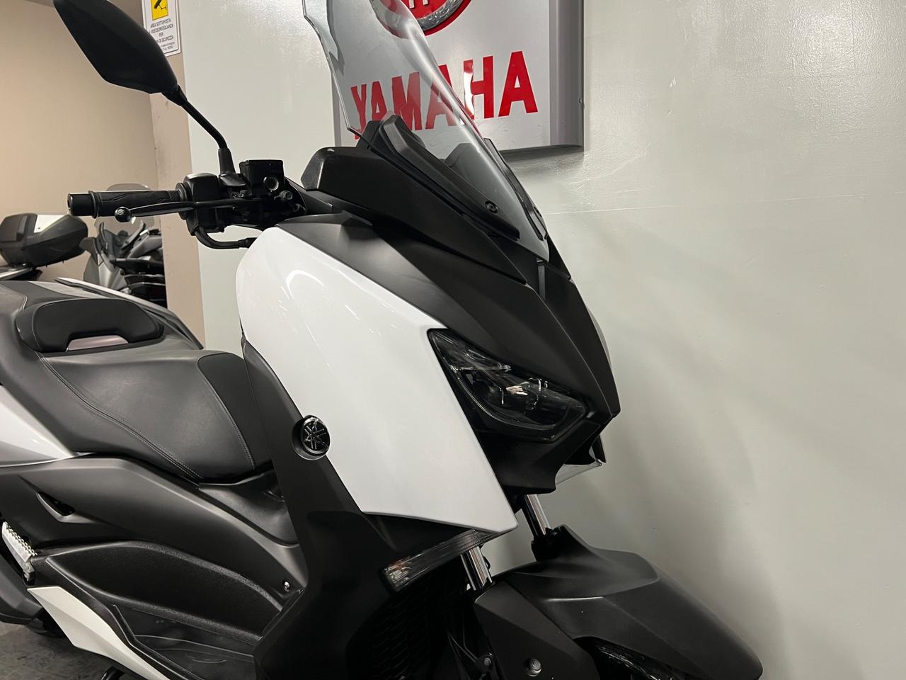 Yamaha X-Max 300