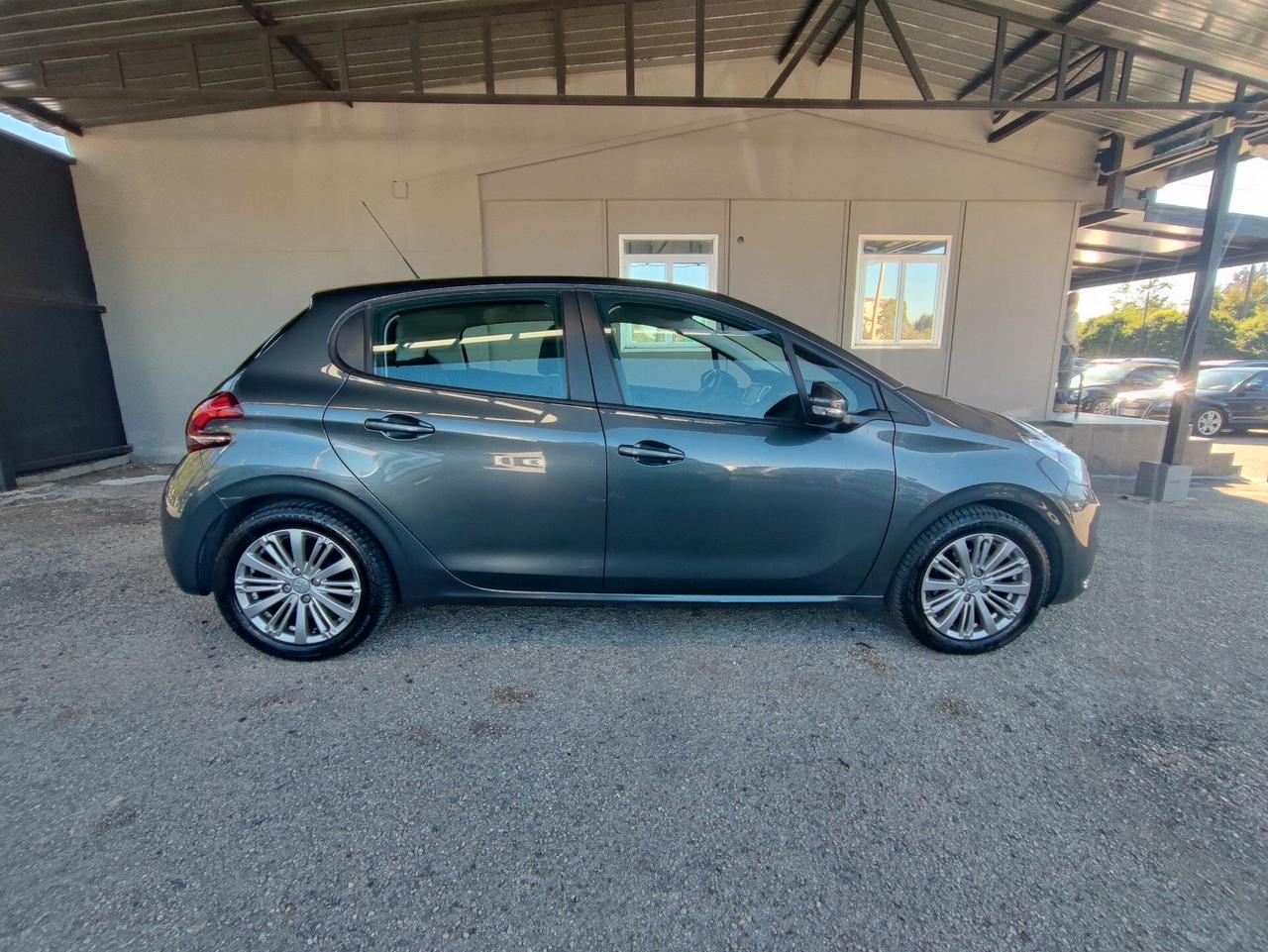 Peugeot 208 PureTech 82 5 porte Allure