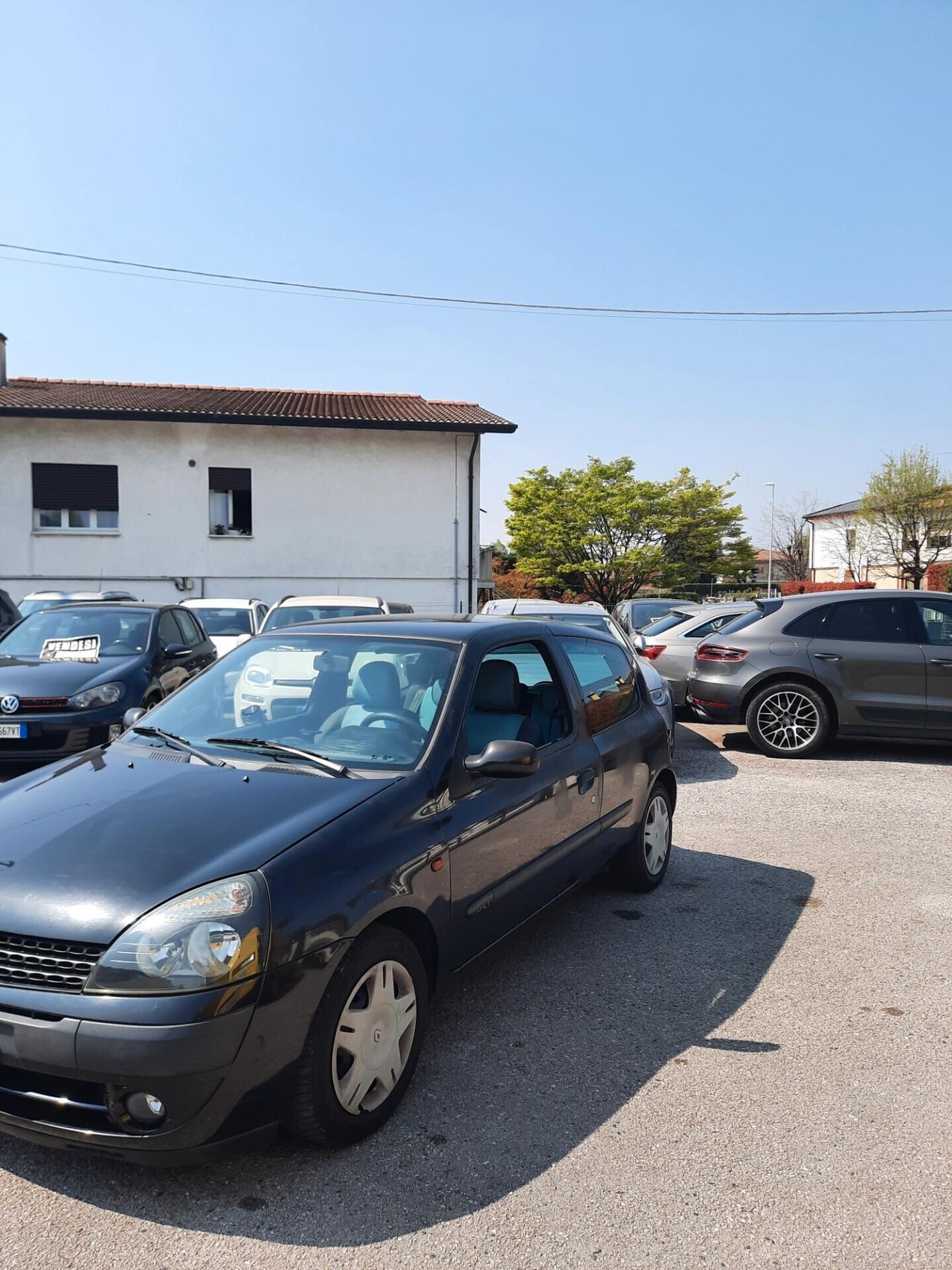 Renault Clio 1.5 dCi 65CV OK NEOPATENTATI