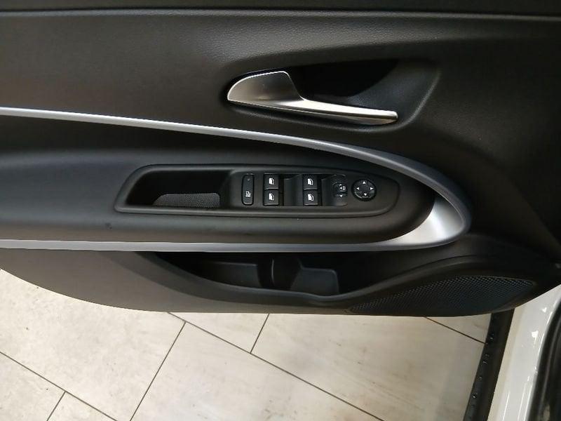 Jeep Avenger 1.2 turbo e-hybrid mhev The North Face 4xe 145cv edct6