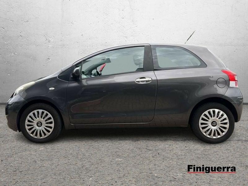 Toyota Yaris Yaris 3p 1.3 dual Sol