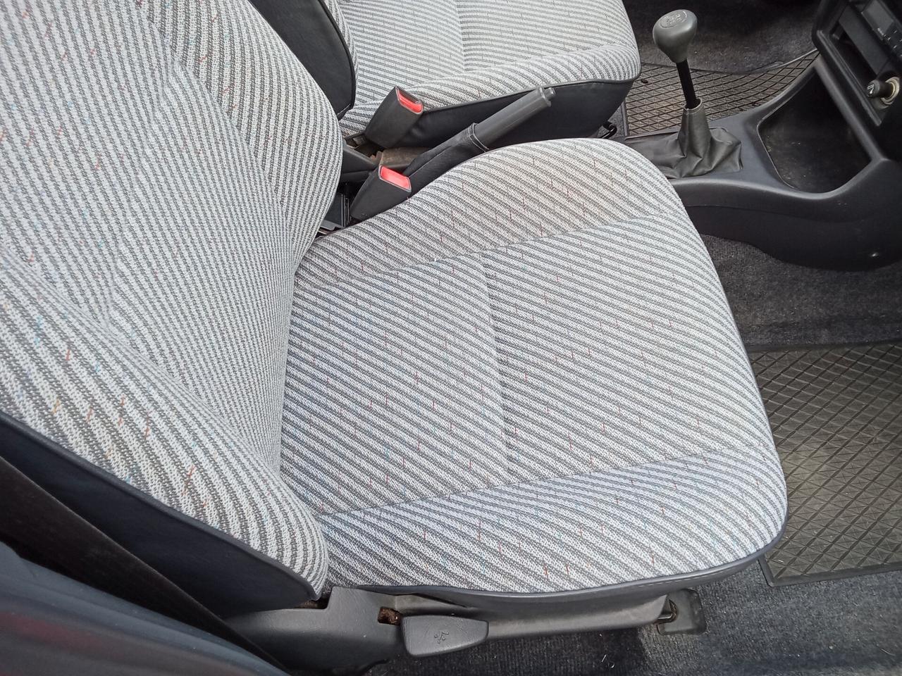 Toyota Carina E 1.6 16V cat Liftback XLi