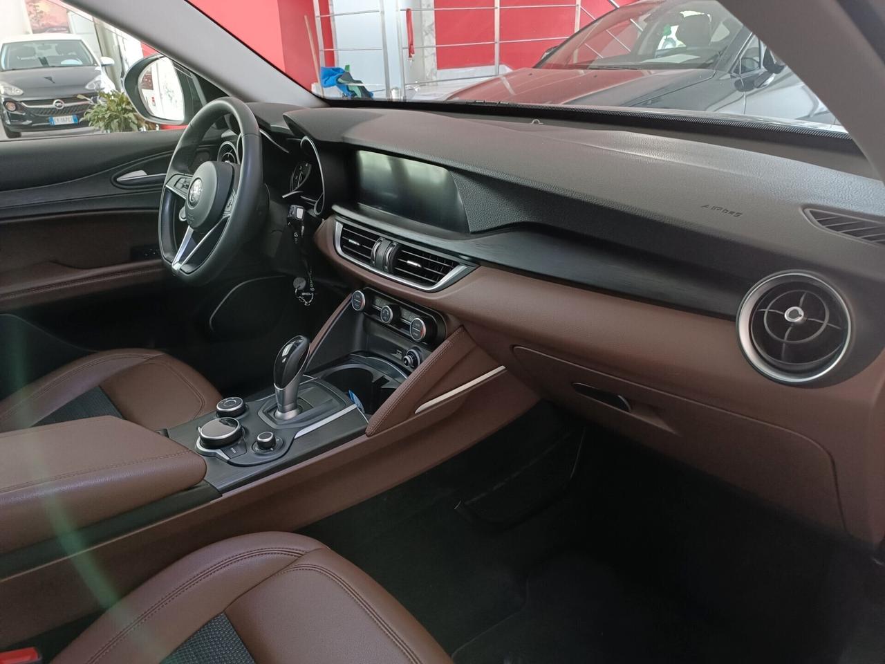 Alfa Romeo Stelvio 2.2 Turbodiesel 160 CV AT8 RWD Business